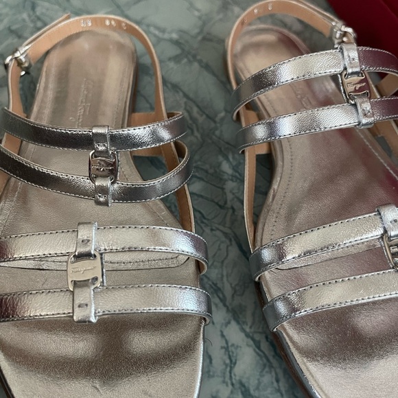 Designer sandals - Picture 7 of 8